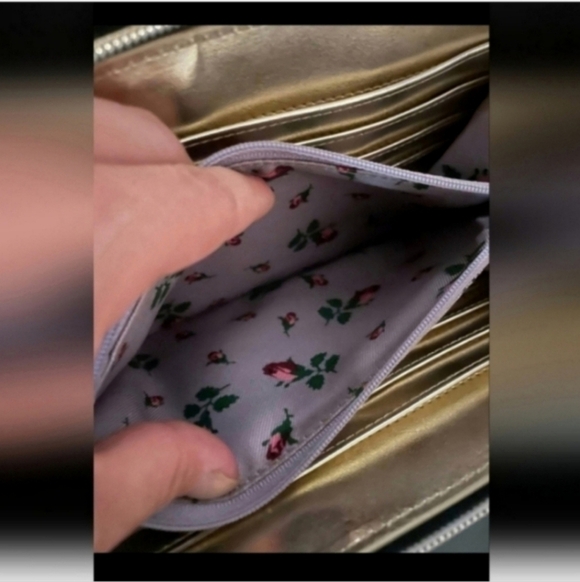 🍁🍂SUPER RARE MERMAID SEQUIN BIG BOW WALLET BETSEY JOHNSON - Picture 3 of 7